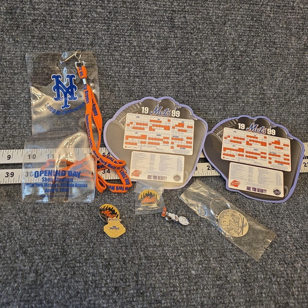 Vintage New York Mets Lot One Size MLB Baseball Pins‎ Keychain Lanyard Schedule